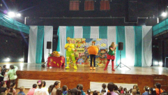  بالصور: المركز الجماهيري "شيكاغو" في اللد ينظم عرضاً لفرقة فوزي وموزي للاطفال